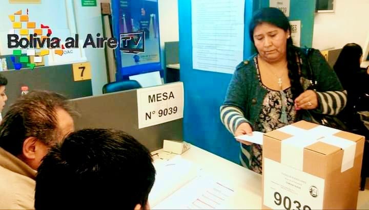Voto de los bolivianos en Argentina Bolivia al aire TV