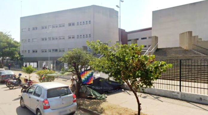 ARGENTINA: El caso de la niña de 12 años que fue abusada y se encadenó a un edificio judicial para evitar la interrupción de su embarazo